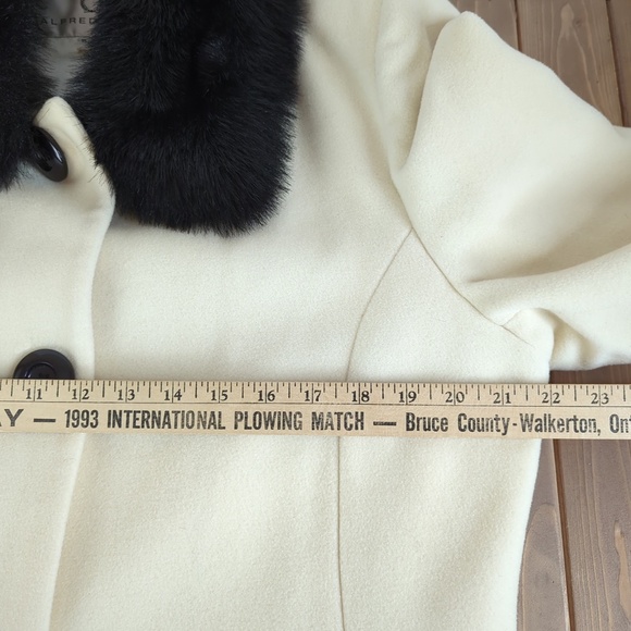 Cashmere Wool Blend Off-White Black Faux Fur Collar Long Coat - Picture 11 of 16